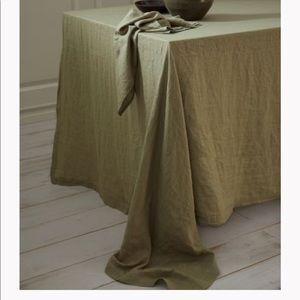 5 Linen tablecloths light khaki 100% linen. Set or singles